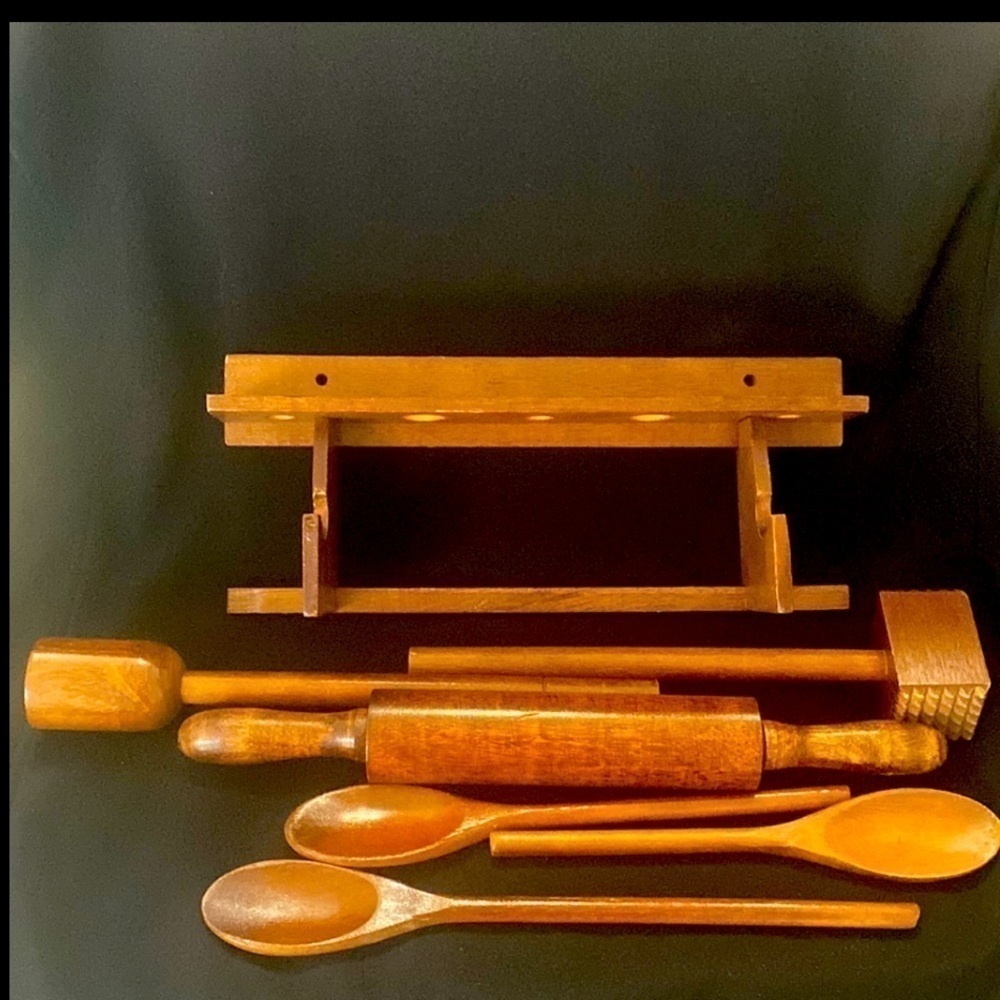 GOURMET 7 PIECE KITCHEN SET
WALNUT FINISH HAND CRAFTED WOOD
GENUINE HARD WOOD - Picture 12 of 15